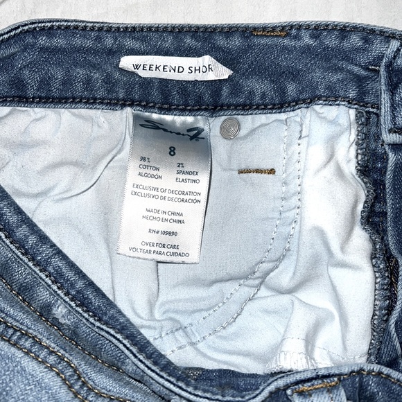 Size 8 Seven Weekend Short - Picture 5 of 5